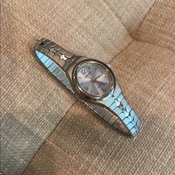 Bundle of 4 women’s watches - Picture 5 of 9